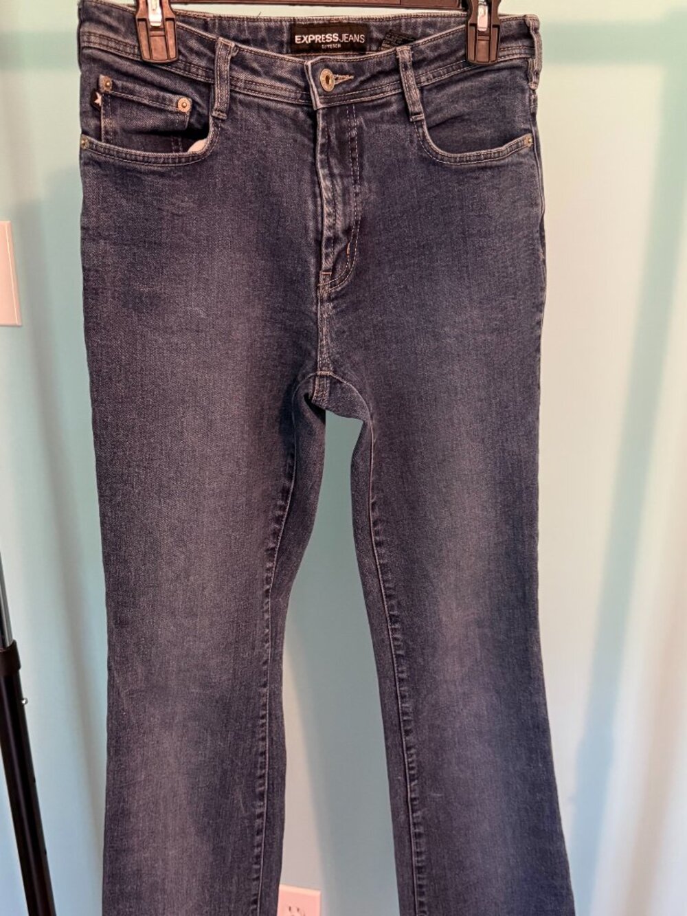 Express Medium Wash Blue Jeans – Size 7/8